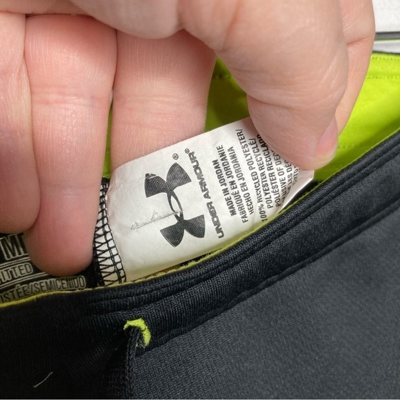 Under Armour semi -fitted shorts size medium - Picture 5 of 6